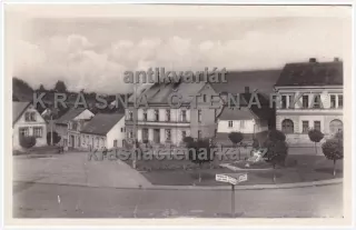 ROVENSKO POD TROSKAMI (Náměstí)