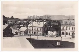 ROVENSKO POD TROSKAMI (Náměstí)