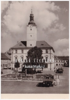 SUŠICE, Náměstí a radnice
