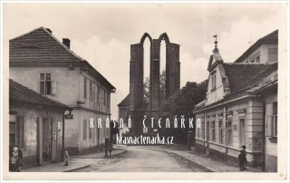 BENEŠOV, Zřícenina minoritského kláštera