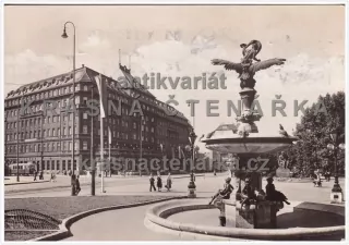 BRATISLAVA (Hviezdoslavovo námestie a hotel Carlton)