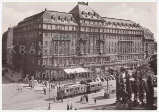 BRATISLAVA (Hviezdoslavovo námestie a hotel Carlton)