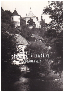 BECHYNĚ, Pohled na zámek a okolí od Lužnice