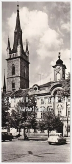 ČÁSLAV, Automobil před radnicí