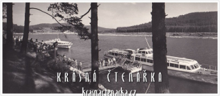 Vodní nádrž LIPNO s motorovou lodí