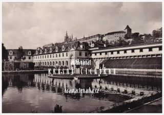PRAHA, Jezírko ve Valdštejnské zahradě
