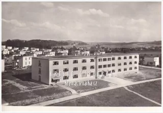 ZRUČ NAD SÁZAVOU, Dívčí domov