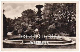 Zámek LEDNICE, Kašna v parku