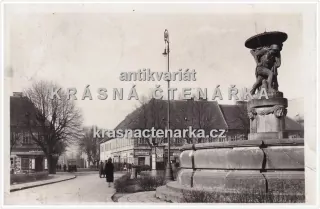 JAROMĚŘ - JOSEFOV (náměstí i kašna)