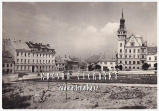 HUSTOPEČE, Dukelské náměstí i s radnicí