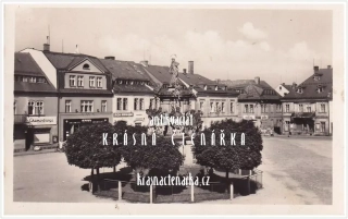 CHRASTAVA, Náměstí