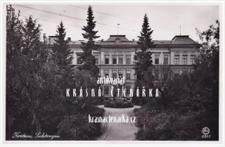 CHRASTAVA, Základní škola