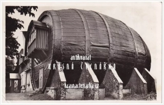 JEŘMANICE, Obří sud Javorník