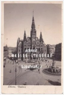 LIBEREC, Radnice, náměstí a také Metznerova kašna