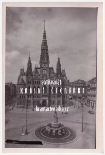 LIBEREC, Radnice, náměstí a také Metznerova kašna