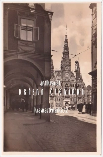 LIBEREC, Radnice a náměstí, pohled z Pražské ulice