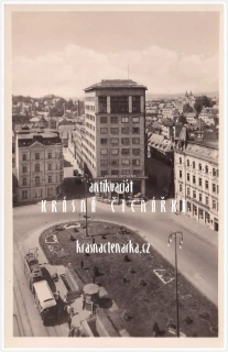 LIBEREC, Soukenné náměstí a palác Nisa