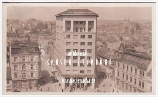 LIBEREC, Soukenné náměstí a palác Nisa