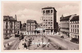LIBEREC, Soukenné náměstí a palác Nisa