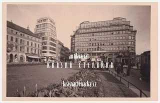 LIBEREC, Soukenné náměstí a palác Dunaj