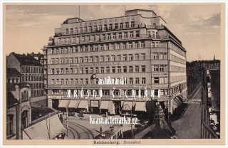 LIBEREC, Soukenné náměstí a palác Dunaj