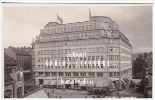 LIBEREC, Soukenné náměstí a palác Dunaj