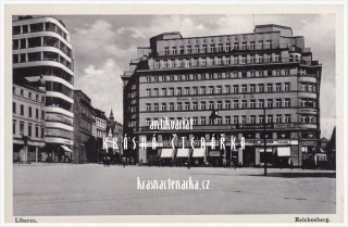 LIBEREC, Soukenné náměstí a palác Dunaj