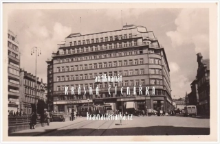 LIBEREC, Soukenné náměstí a palác Dunaj