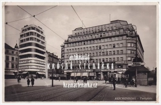 LIBEREC, Soukenné náměstí a palác Dunaj