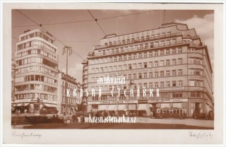 LIBEREC, Soukenné náměstí a palác Dunaj