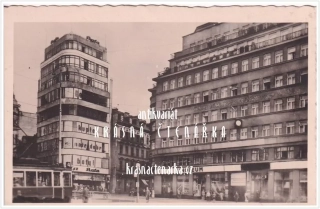 LIBEREC, Soukenné náměstí a palác Dunaj