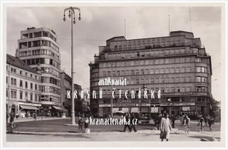 LIBEREC, Soukenné náměstí a palác Dunaj