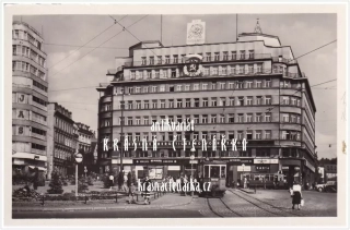 LIBEREC, Soukenné náměstí a palác Dunaj
