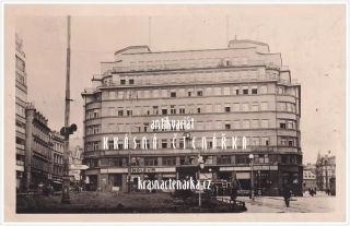 LIBEREC, Soukenné náměstí a palác Dunaj