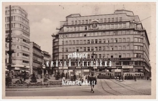 LIBEREC, Soukenné náměstí a palác Dunaj