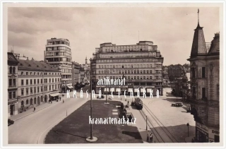 LIBEREC, Soukenné náměstí a palác Dunaj