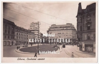 LIBEREC, Soukenné náměstí a palác Dunaj