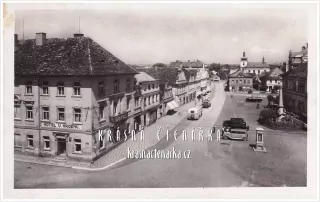 MNICHOVO HRADIŠTĚ, Náměstí a hotel U Hroznu