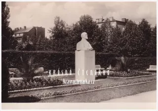 PODĚBRADY, Pomník V. I. Lenina v lázeňském parku