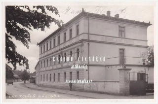 LÁZNĚ TOUŠEŇ, Léčebný ústav