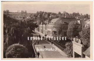 ÚPICE (Ulice Bratří Čapků a spořitelna)