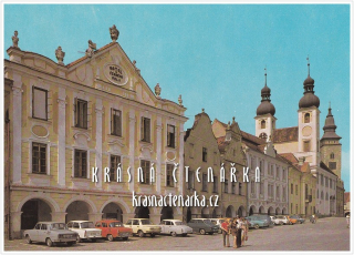 TELČ ... náměstí s automobily