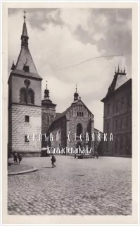 KOUŘIM, Pohled na kostel sv. Štěpána a Občanskou záložnu