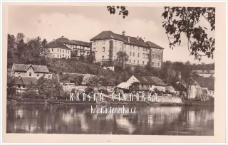 NELAHOZEVES, Zámek a okolí