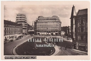 LIBEREC, Soukenné náměstí a palác Dunaj