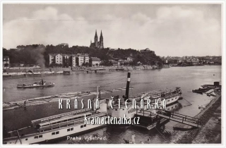 PRAHA, Pohled na Vyšehrad a parník Masaryk