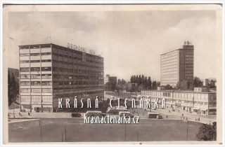 ZLÍN, dříve Gottwaldov, Obchodní dům a tržnice