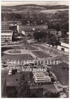 ZLÍN, dříve Gottwaldov, Náměstí Práce i s autobusy