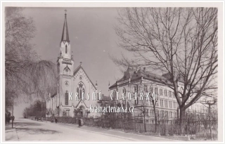 LIBEREC, Klášter voršilek s kostelem Božského srdce Páně