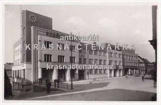 NOVÁ PAKA (spořitelna a městský úřad)